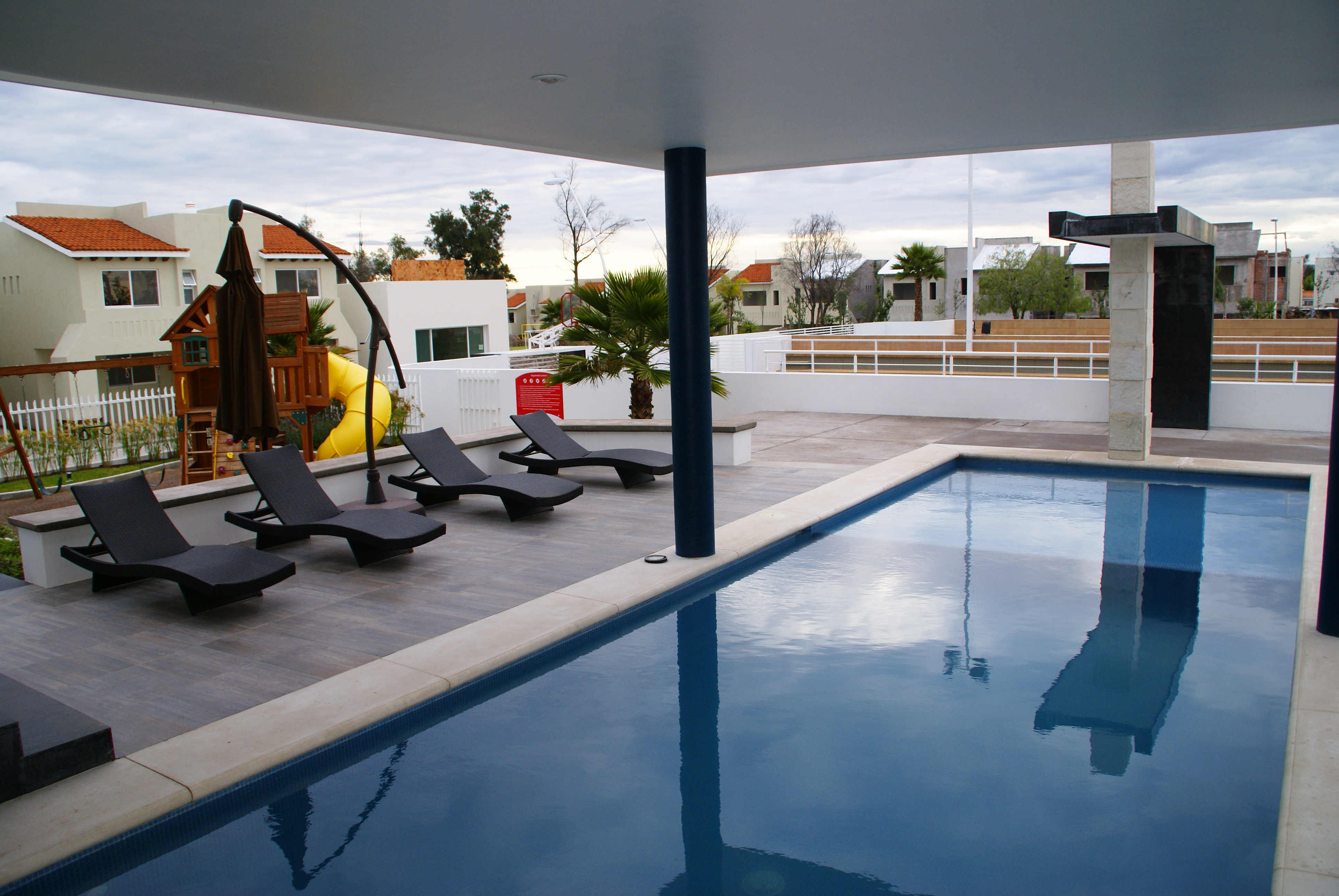 Orange House - 7